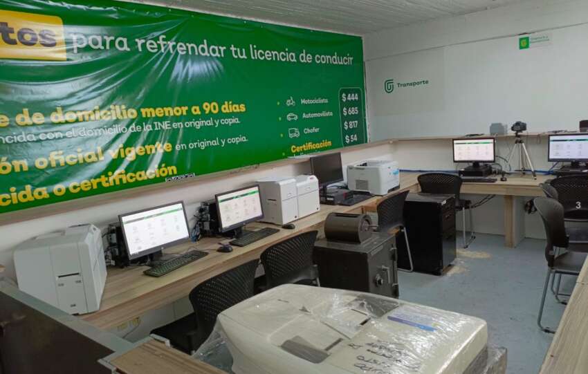 FIESTAS DE OCTUBRE 2023: COLOCAN STAND PARA RENOVACIÓN DE LICIENCIAS DE CONDUCIR