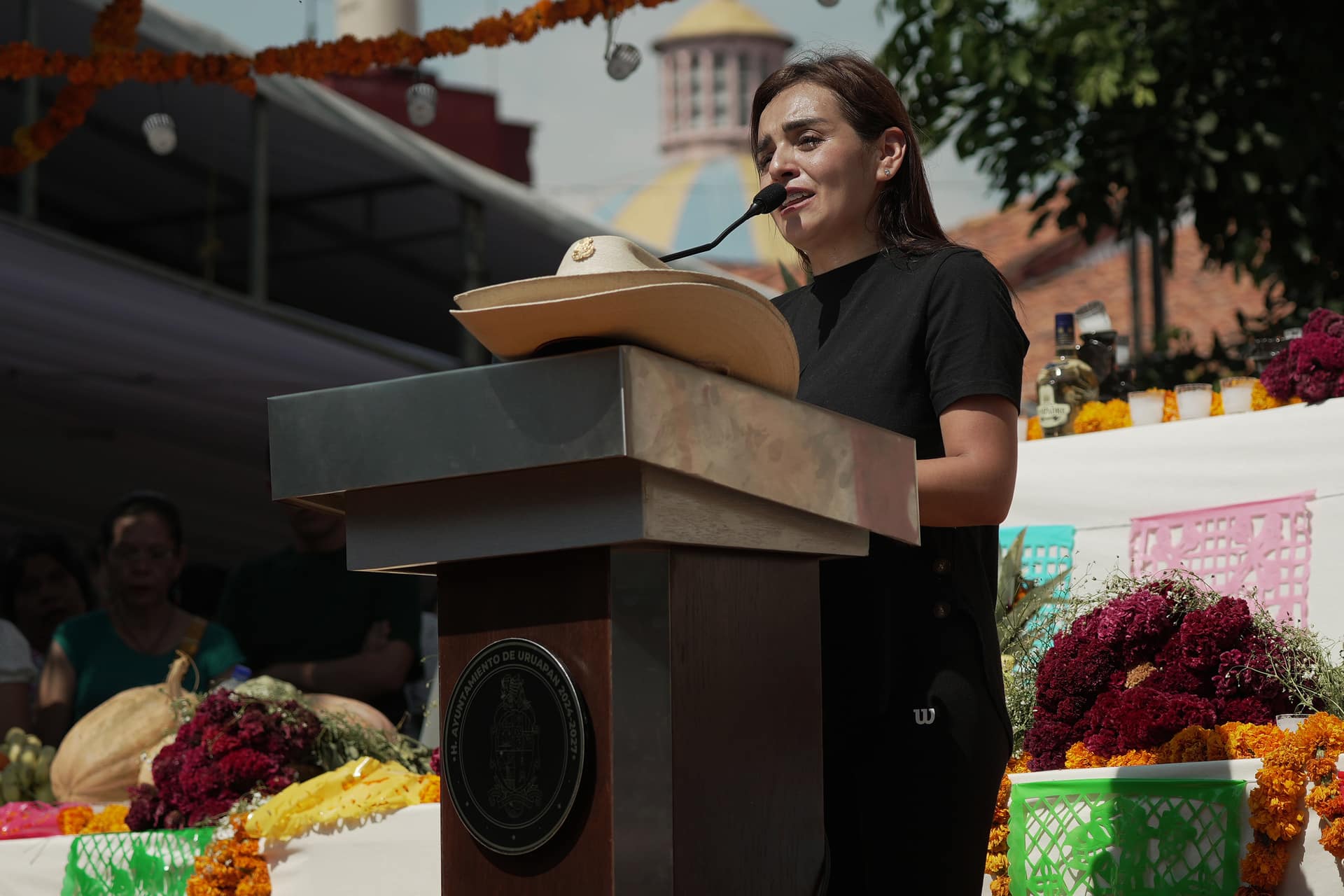 VIUDA DE ALCALDE DE URUAPAN LO SUSTITUYE EN EL CARGO