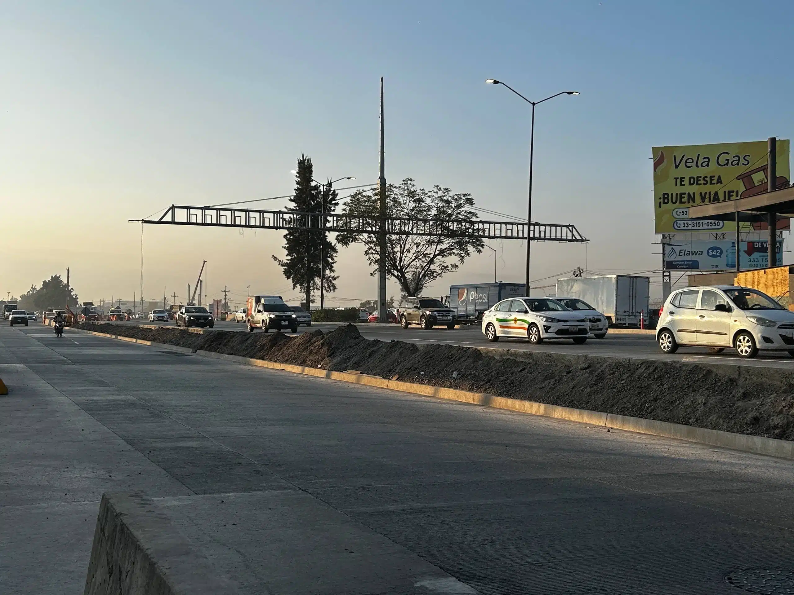 CARRETERA A CHAPALA: REABREN 4 CARRILES POR SENTIDO