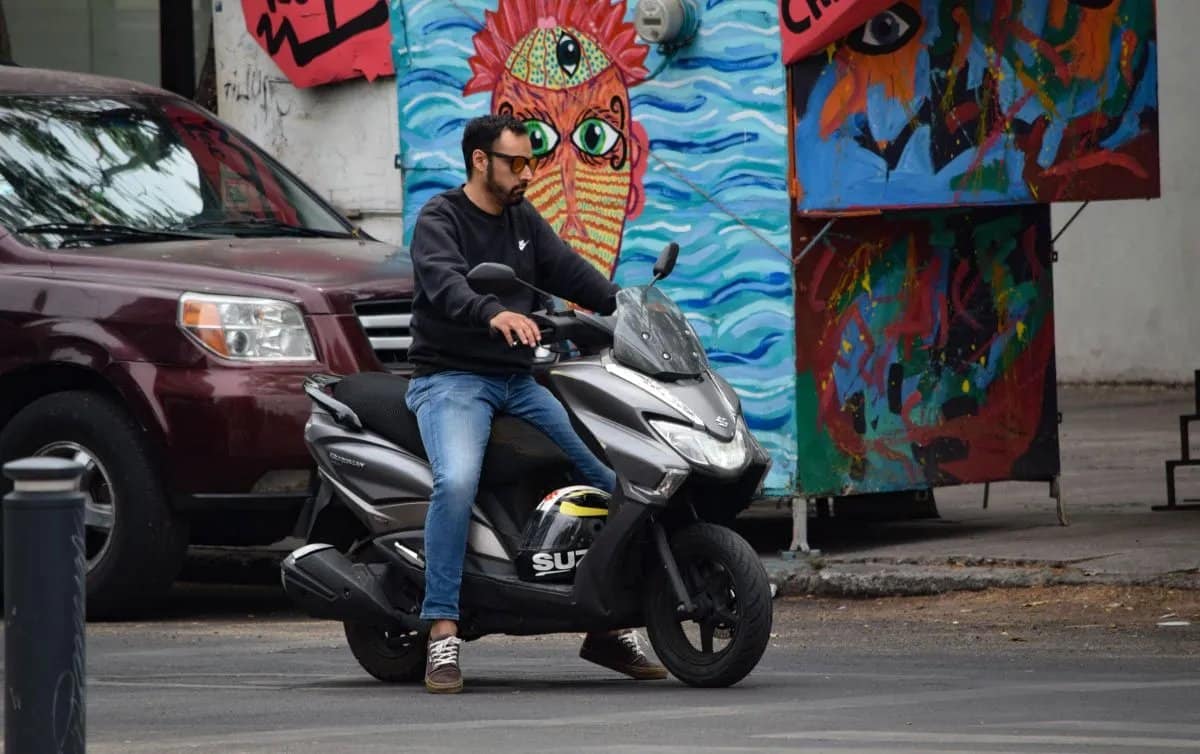 ACERCAN EMPLACAMIENTO DE MOTOS A TIENDAS DEPARTAMENTALES