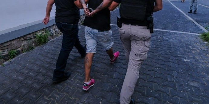 ARRESTAN A HOMBRE EN LA COLONIA AMERICANA CON CASI MEDIO KILO DE DROGA