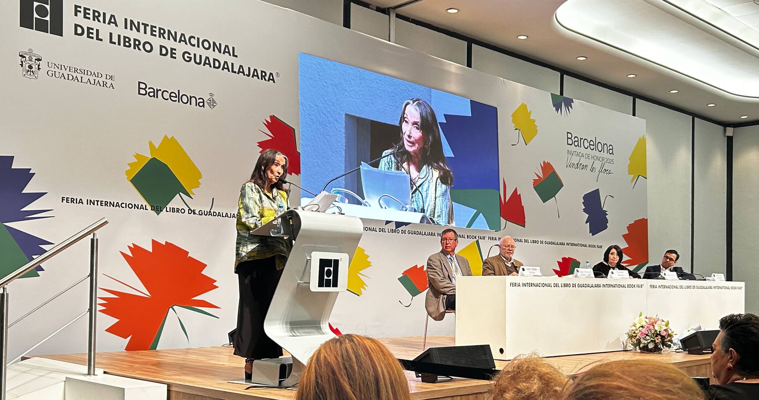 FIL2025: RECIBE YOLANDA ZAMORA EL HOMENAJE FERNANDO BENÍTEZ