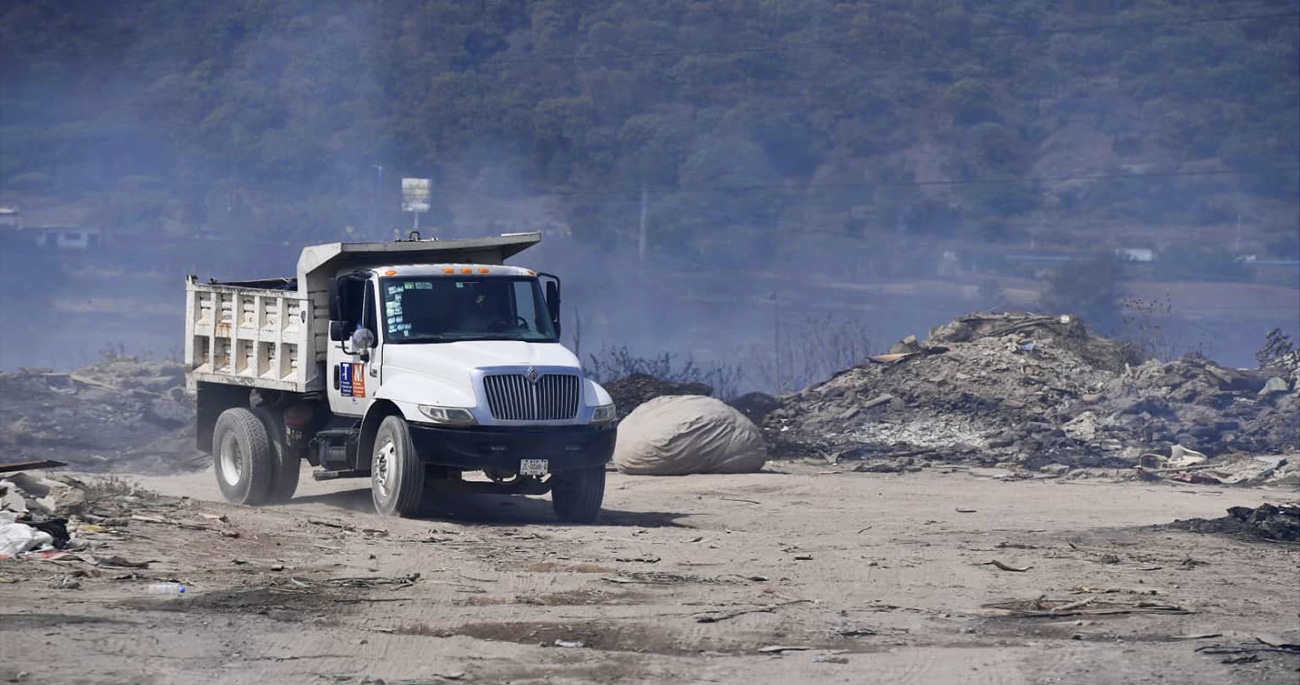 AMPLÍA SEMADET EMERGENCIA ATMOSFÉRICA POR INCENDIO EN VERTEDERO
