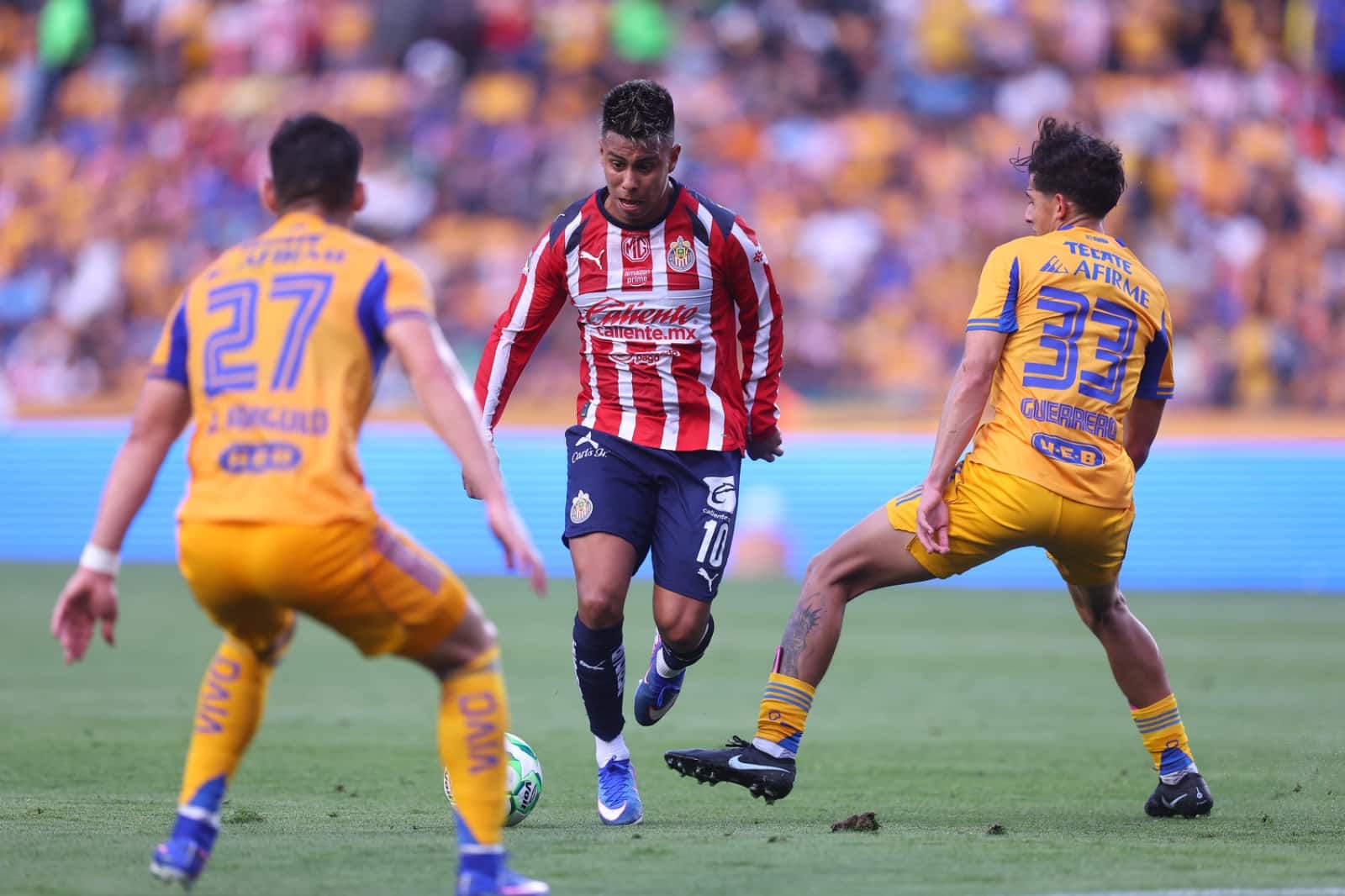 CHIVAS BUSCA PEGAR PRIMERO ANTE TIGRES EN LA IDA DE CUARTOS DE FINAL