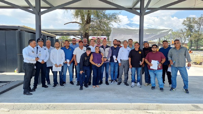 PRESENTAN AVANCES DEL PATIO DE VEHÍCULOS DE PLATAFORMAS EN EL AEROPUERTO